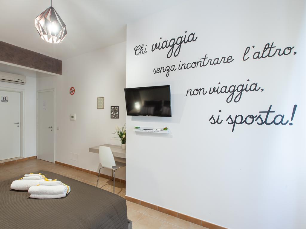 Bed and Breakfast Dormi A Roma Exterior foto