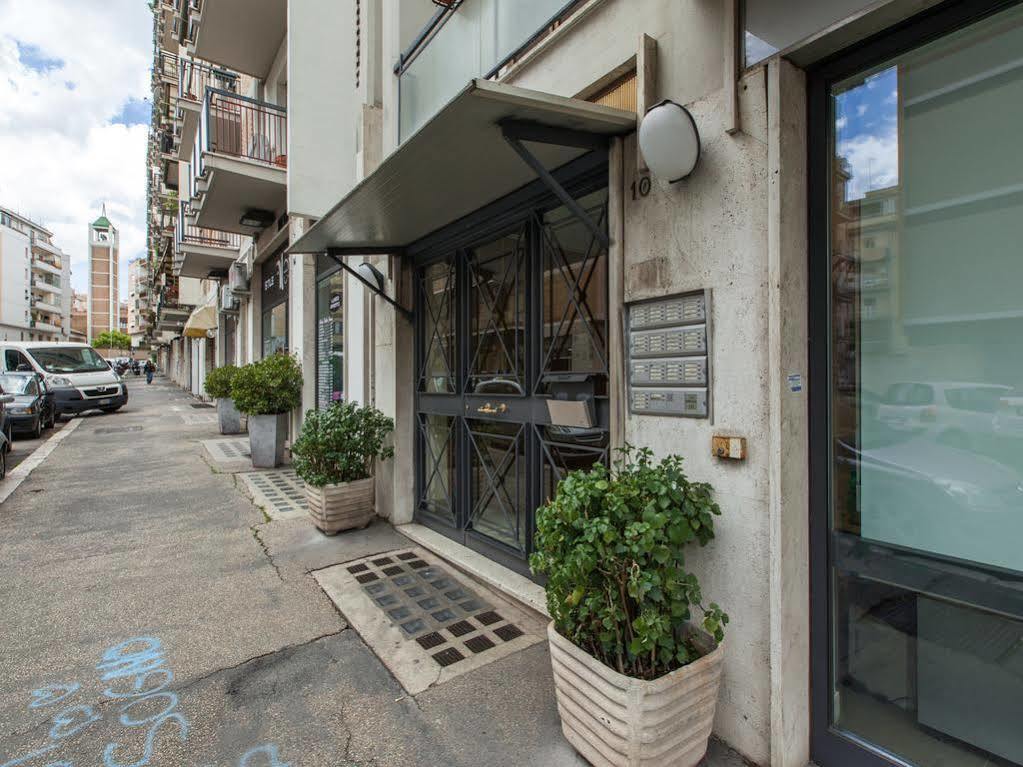 Bed and Breakfast Dormi A Roma Exterior foto